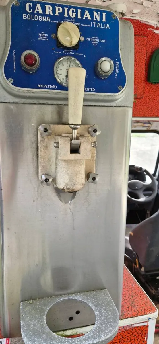 Ice Cream Van - Image 4