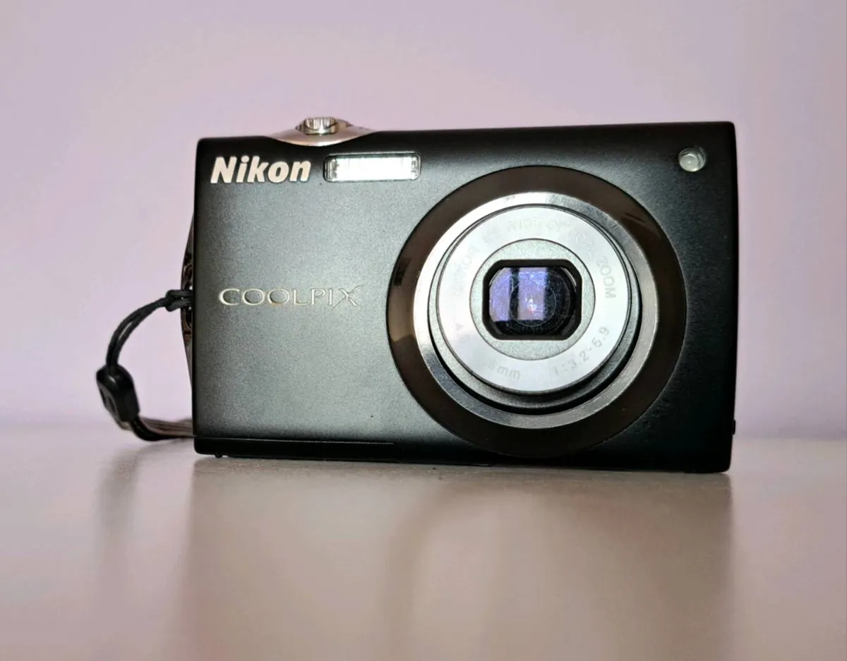 Nikon Coolpix S4000 - Image 2