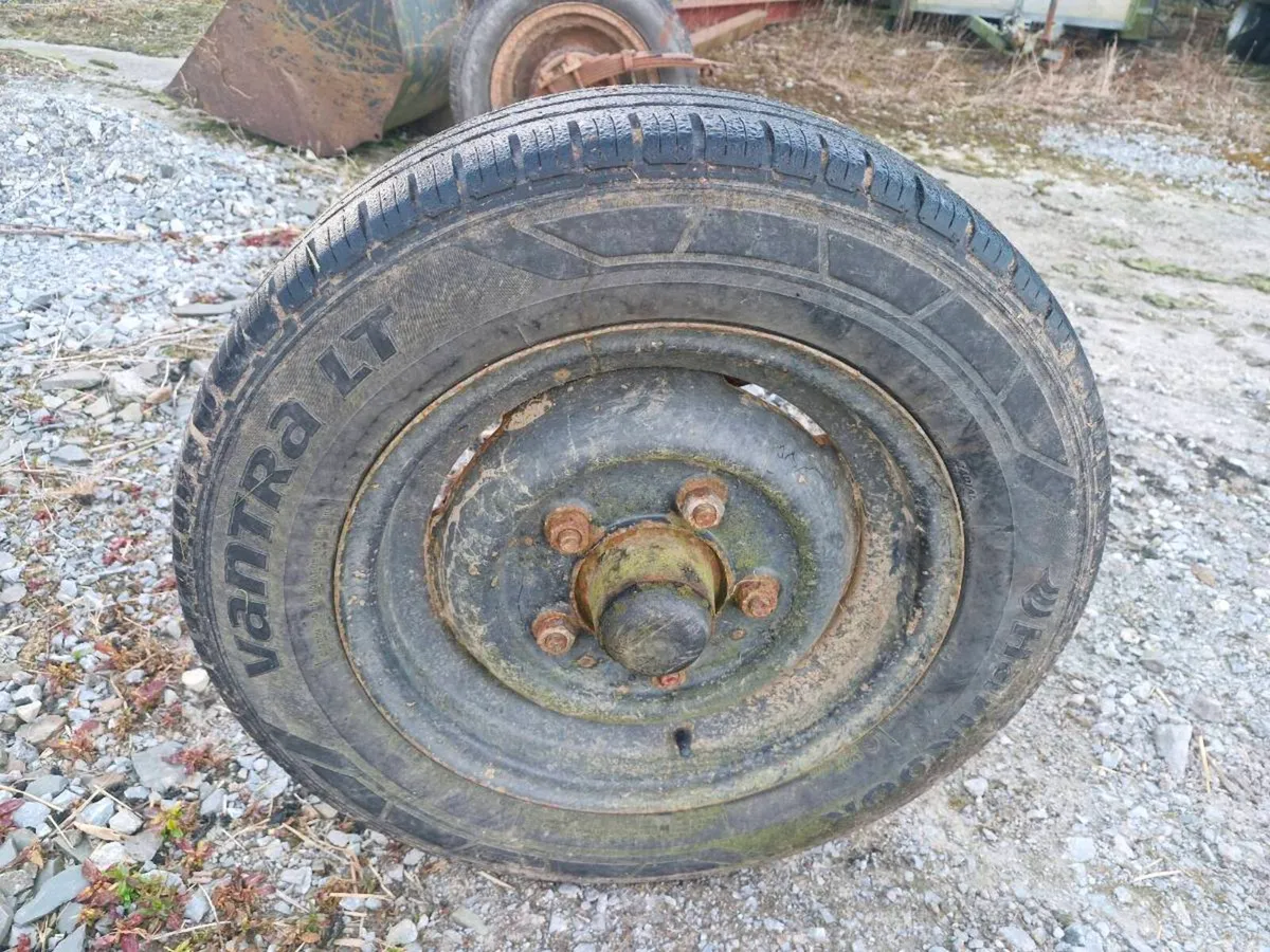 Ifor williams axle - Image 4