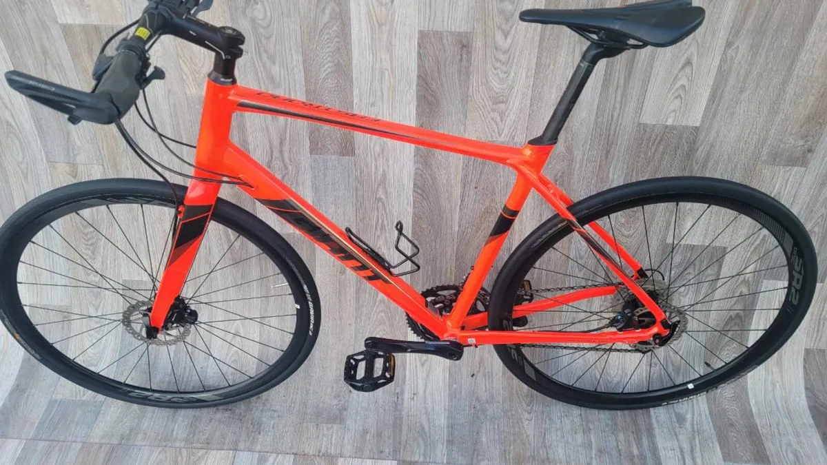 Giant Fastroad - Image 2