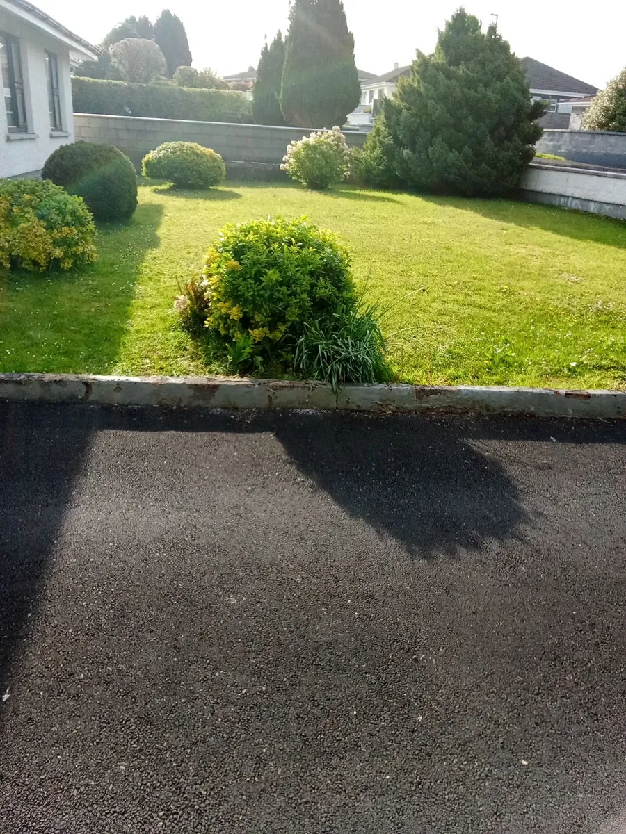 I sm available to cut lawns in the Ennis area - Image 1