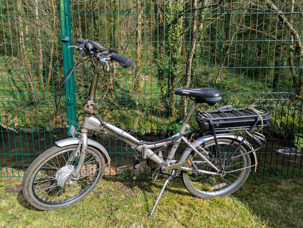 Electric EasyStreet city bike - Image 1