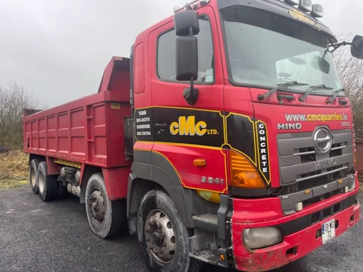2013 Hino Tipper - Image 4