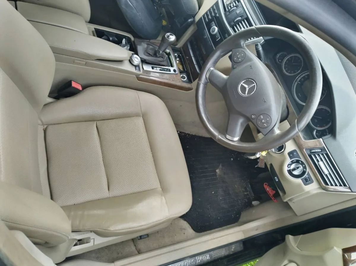 Mercedes E250 Breaking - Image 4