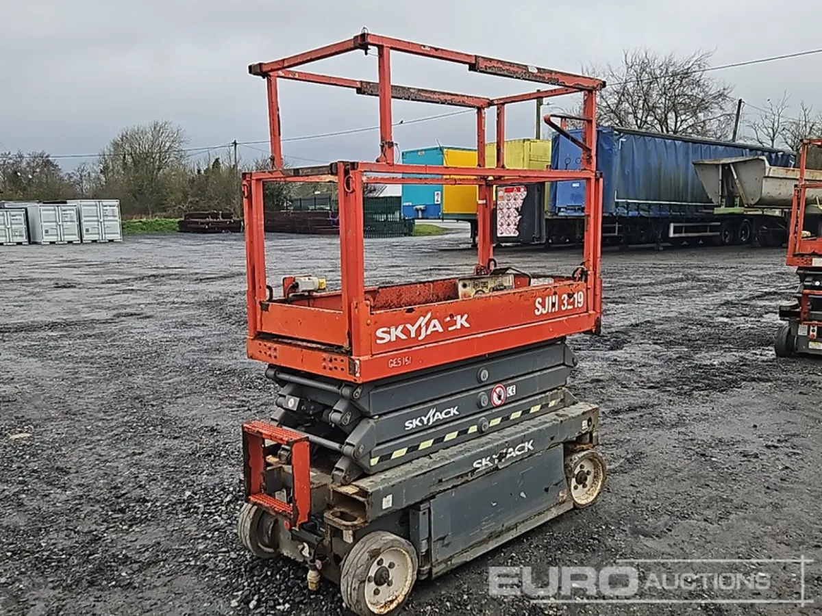 2017 SkyJack SJ3219 - Image 4