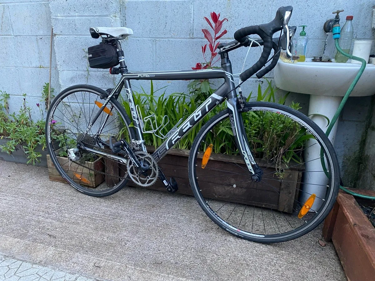 Felt F-LITE 700x25c wheels 21.5 inch frame - Image 1