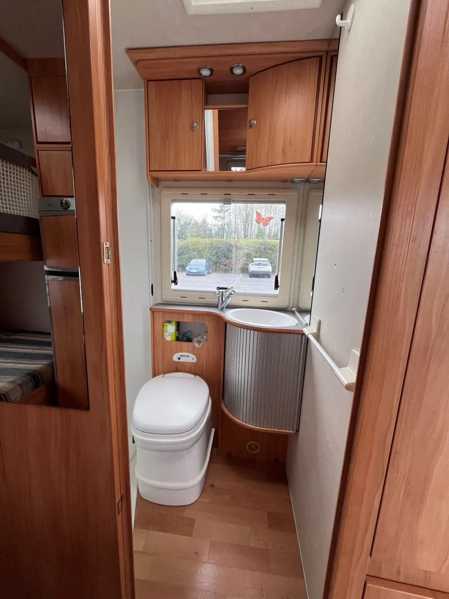 Campervan - 7 Berth - Image 3
