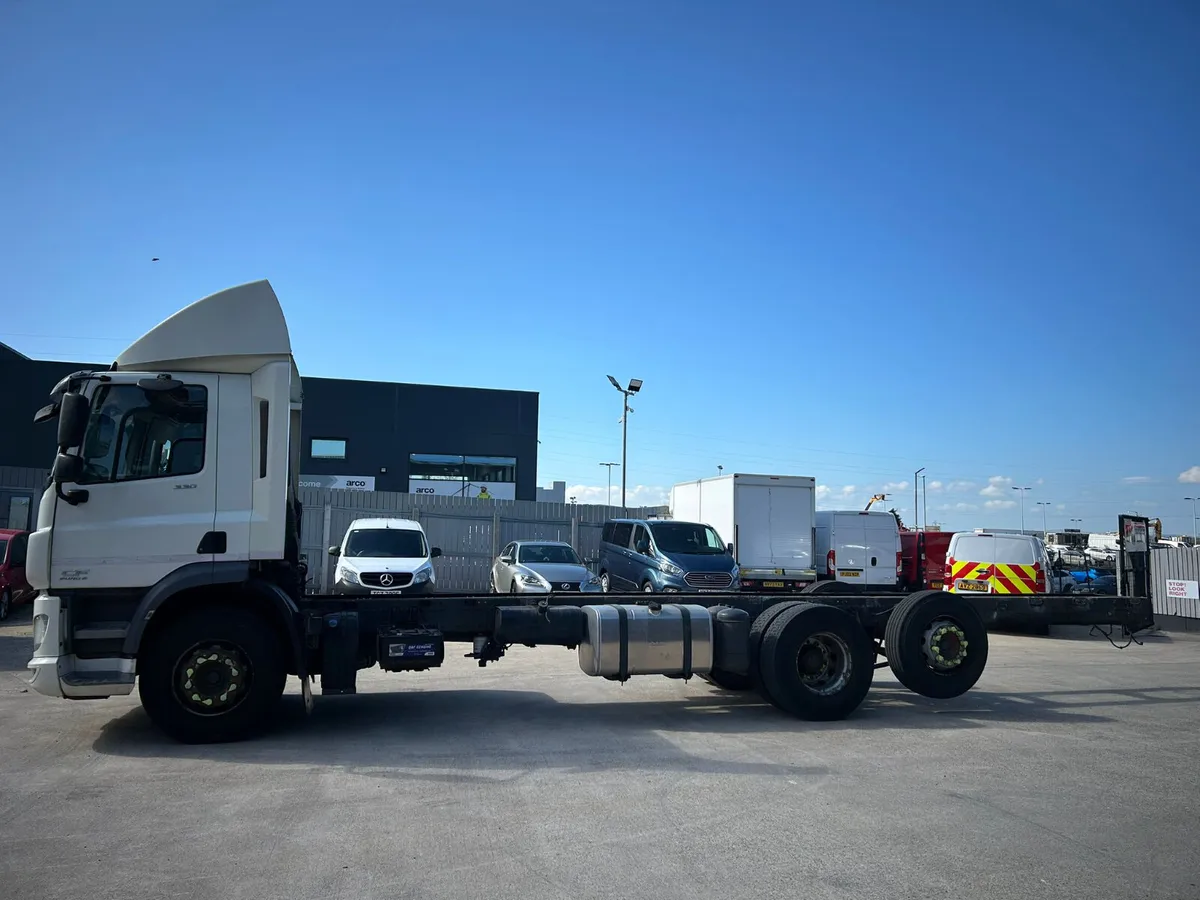 2016 DAF CF 330 6x2 Chassis Cab - Image 4