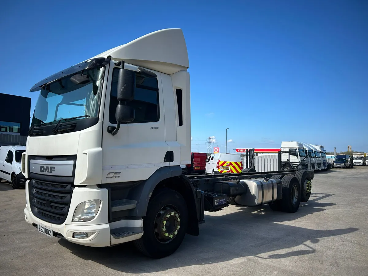 2016 DAF CF 330 6x2 Chassis Cab - Image 3
