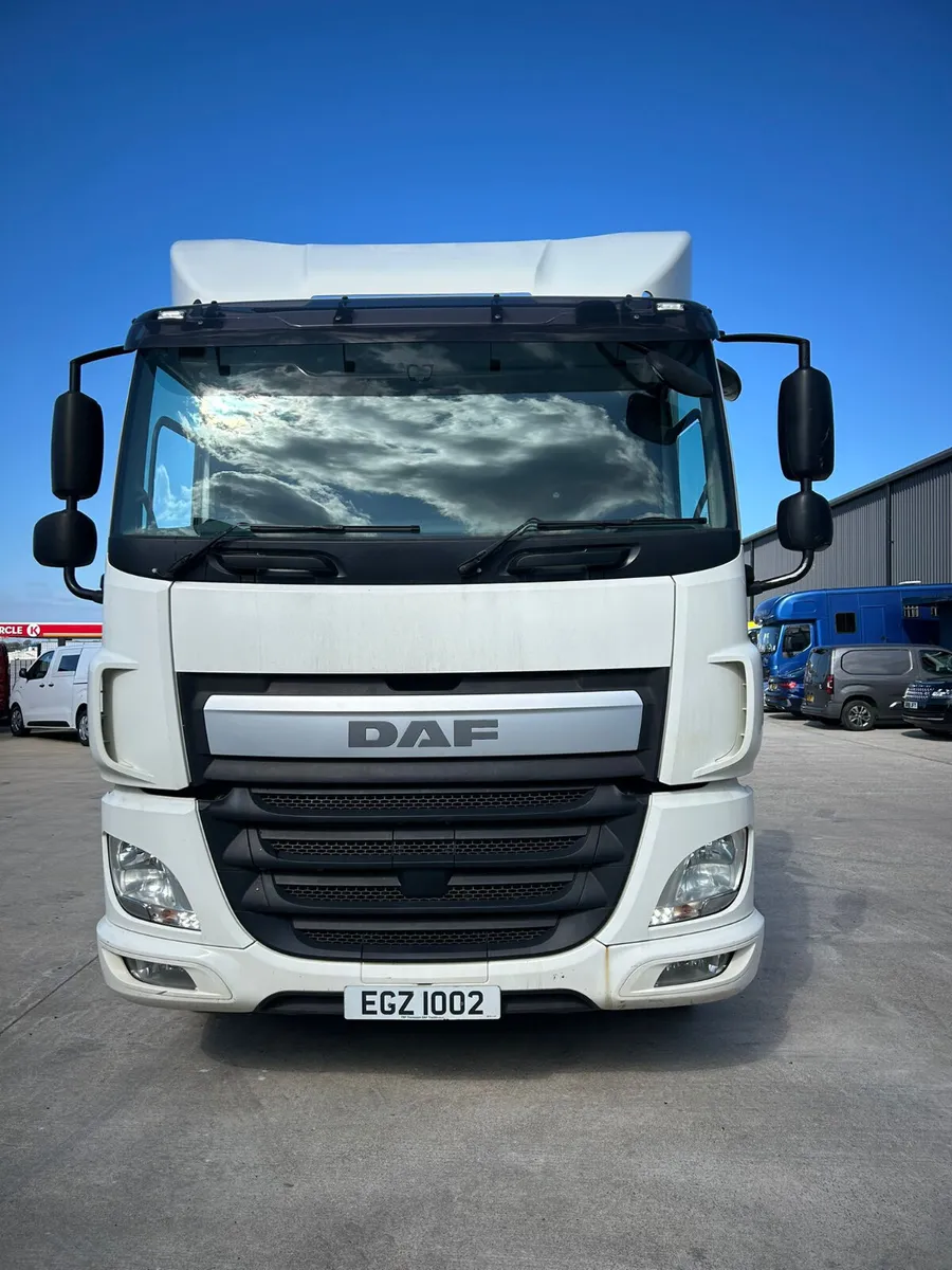 2016 DAF CF 330 6x2 Chassis Cab - Image 2