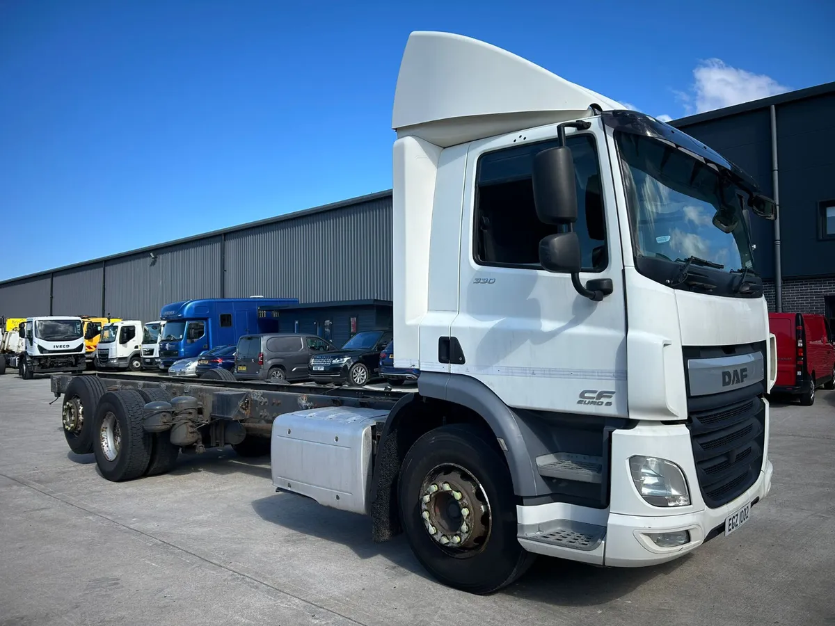 2016 DAF CF 330 6x2 Chassis Cab - Image 1
