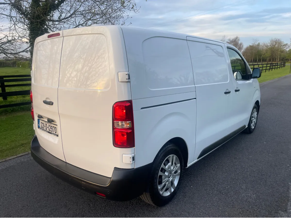 Peugeot Expert PROFESSIONAL STD 1.5 HD HDI 120 4 - Image 3