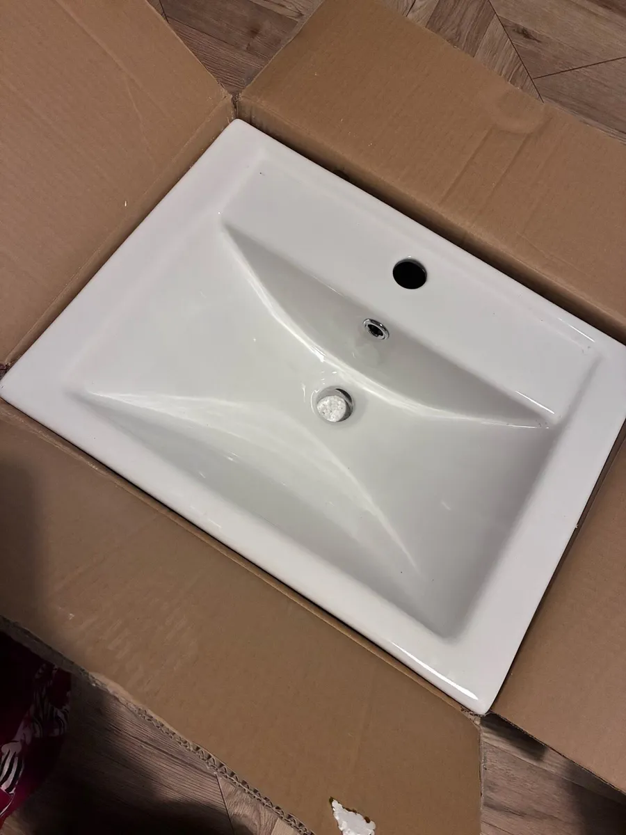 Sink basin & pedestal - Image 1