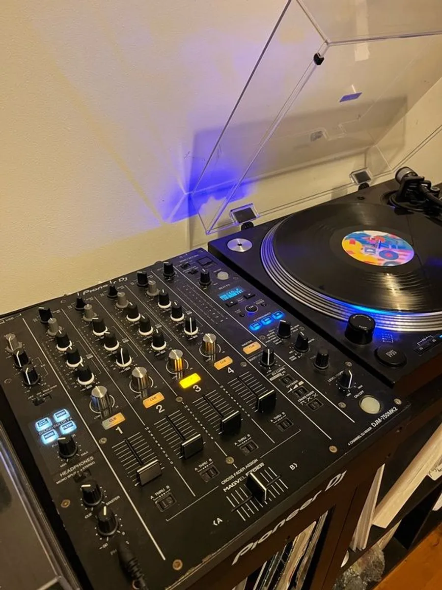 Pioneer DJM-750MK2 DJ Mixer - Image 1