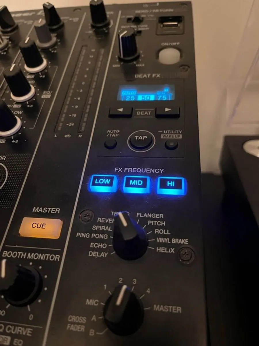 Pioneer DJM-750MK2 DJ Mixer - Image 3