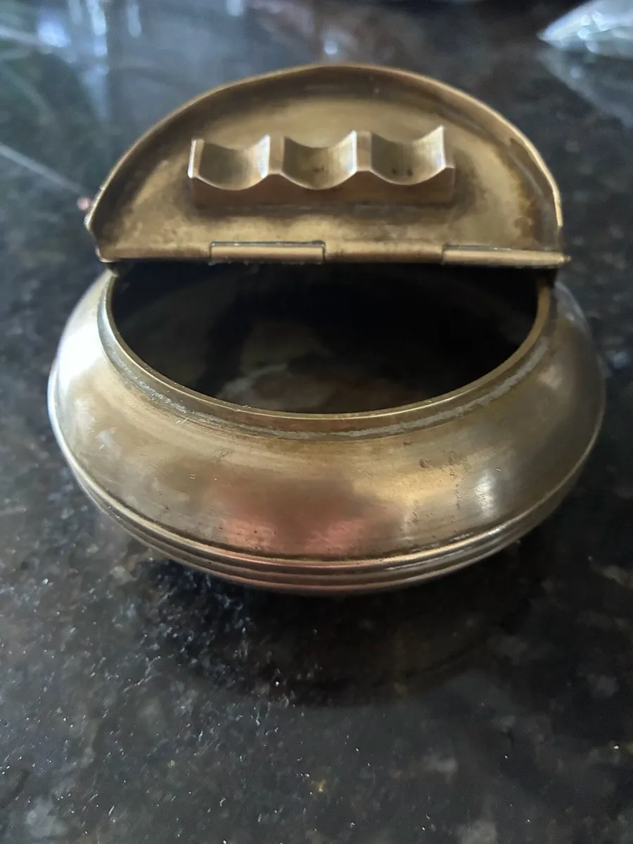 Vintage  Nautical Themed  Brass Ashtray - Image 3