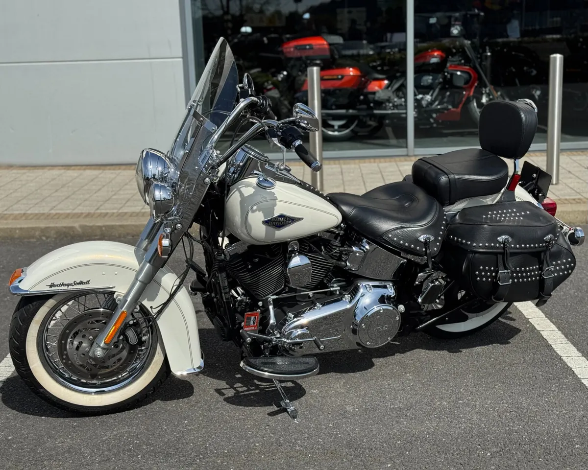 HARLEY-DAVIDSON HERITAGE SOFTAIL CLASSIC - Image 3