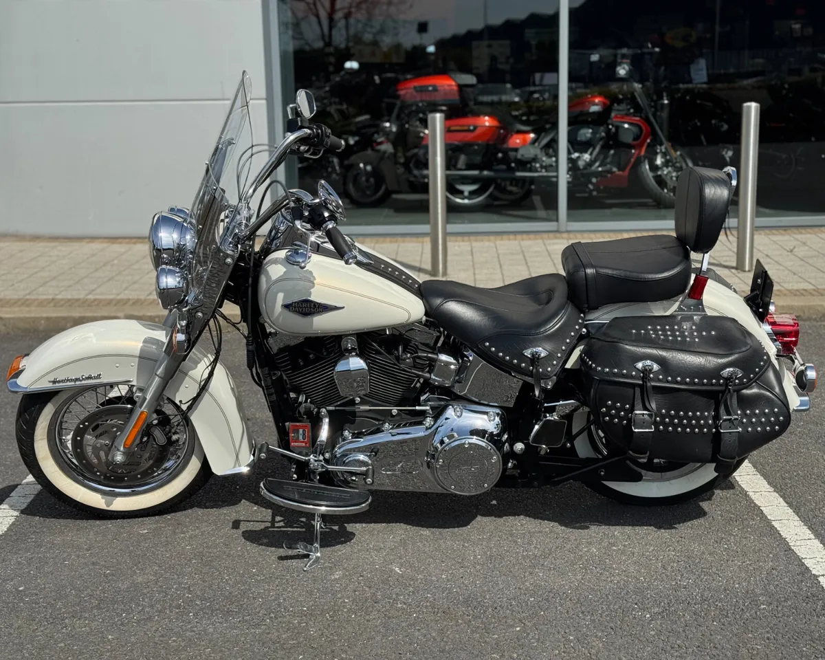 HARLEY-DAVIDSON HERITAGE SOFTAIL CLASSIC - Image 4