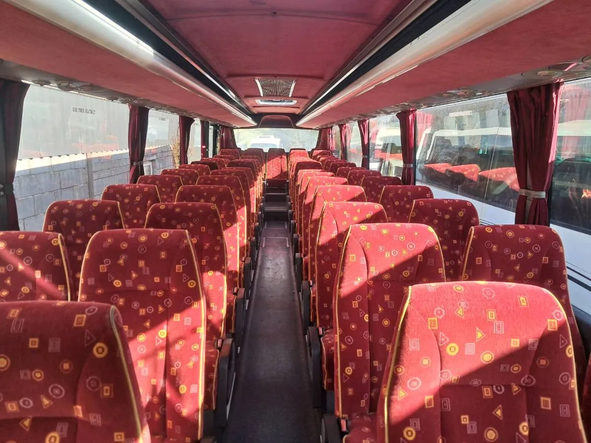 53 coach seats - Image 1