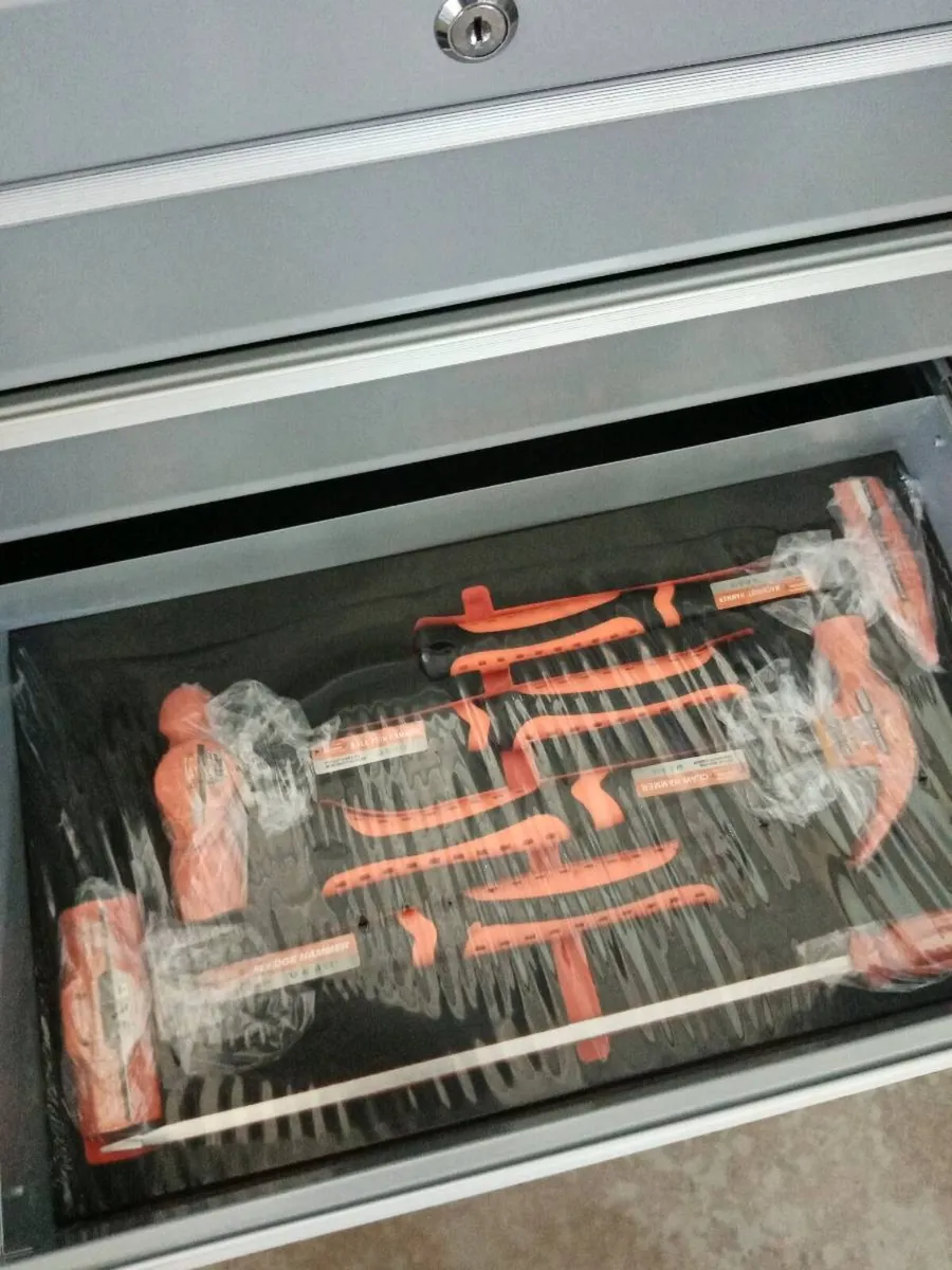 Tool Cabinet With Tools - Image 3