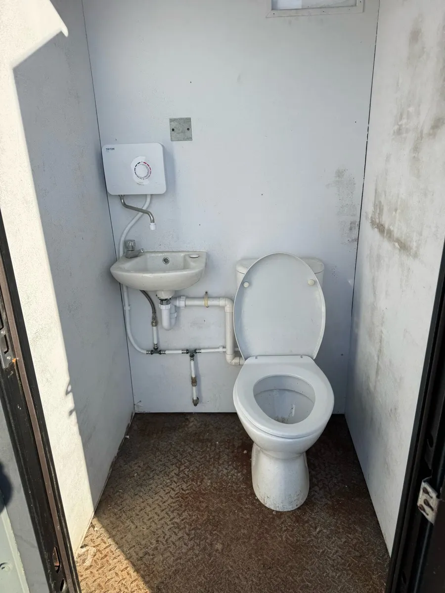 Site toilet - Image 2