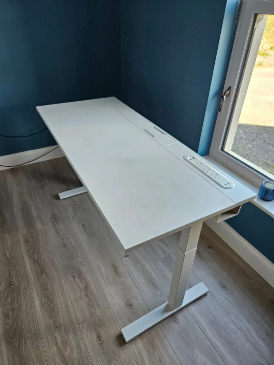 MITTZON Desk, white, 140x60 cm - Image 1