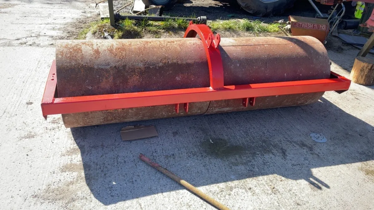 8 foot land roller - Image 1