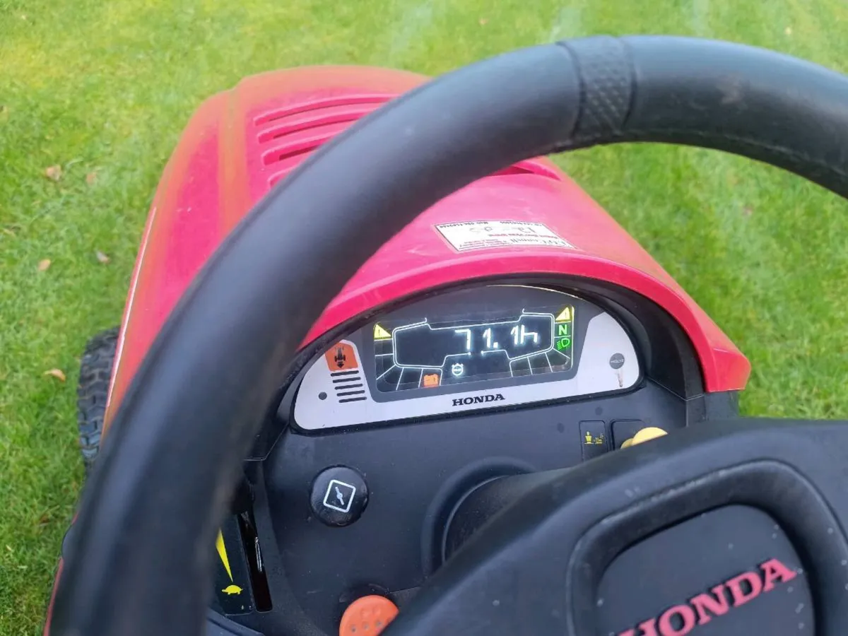 Ride on mower - Image 2