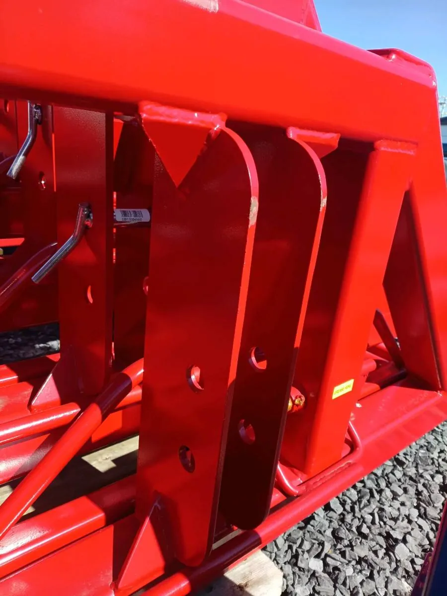 Dowd Double bale lifters - Image 2