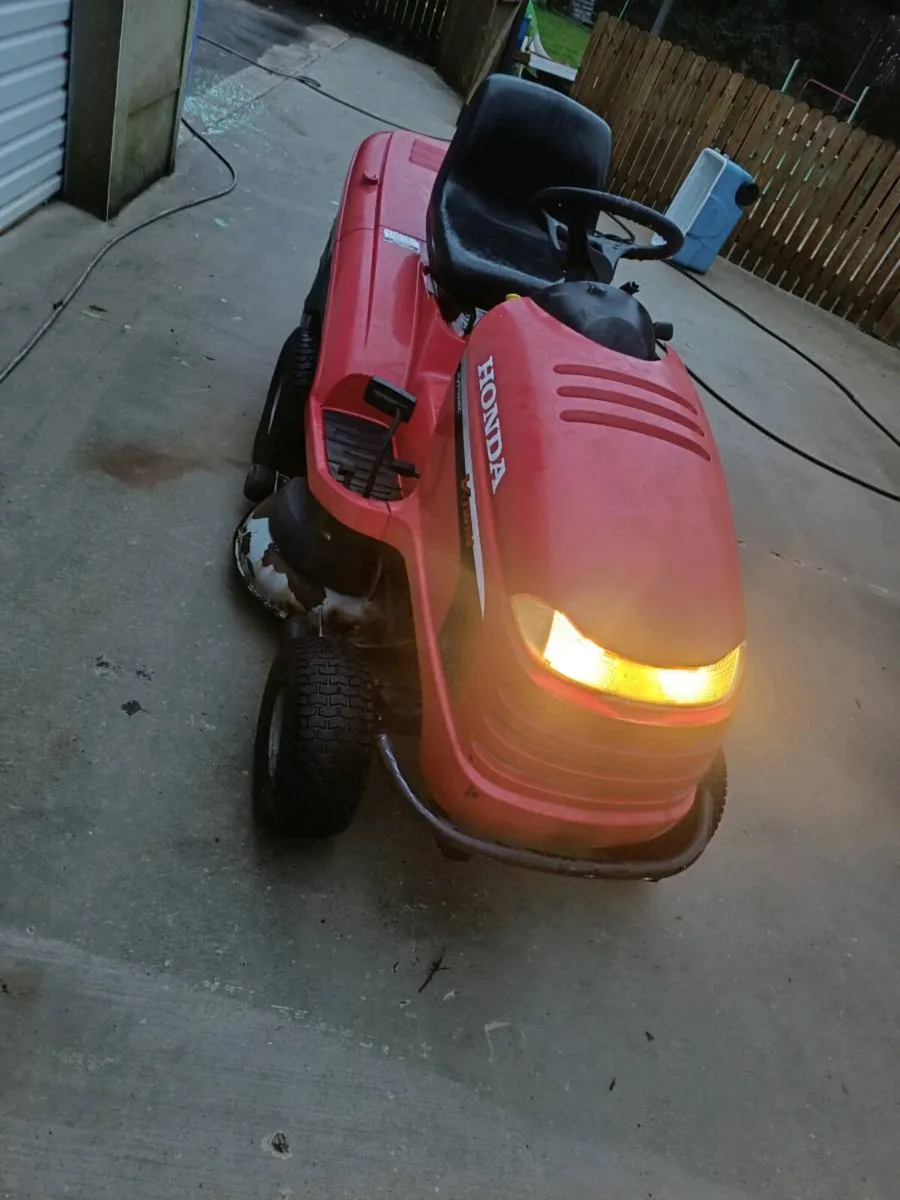 Ride on mower - Image 2