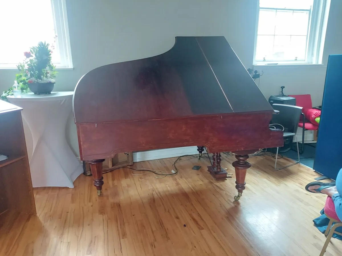Grand piano - Image 2