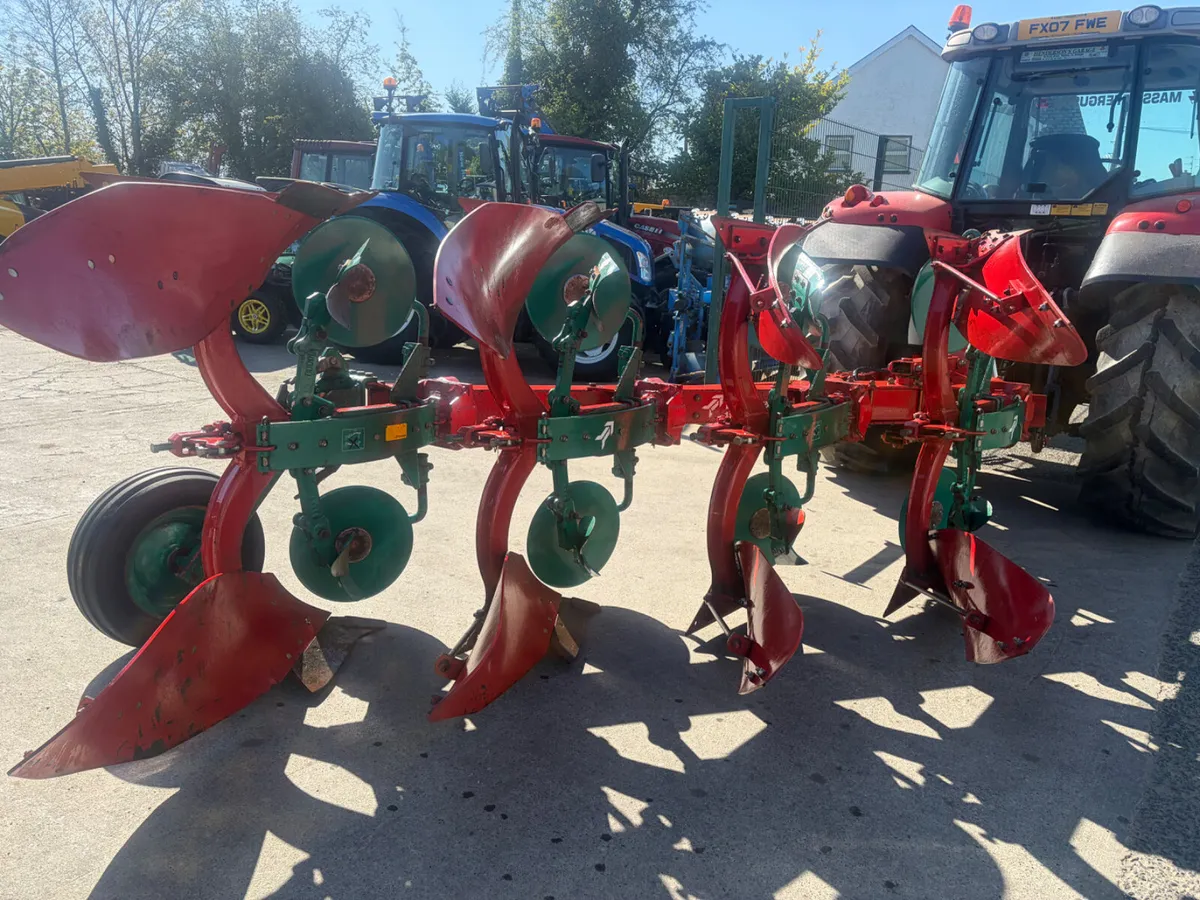 Kverneland 150S 4 Furrow Reversible Plough - Image 3
