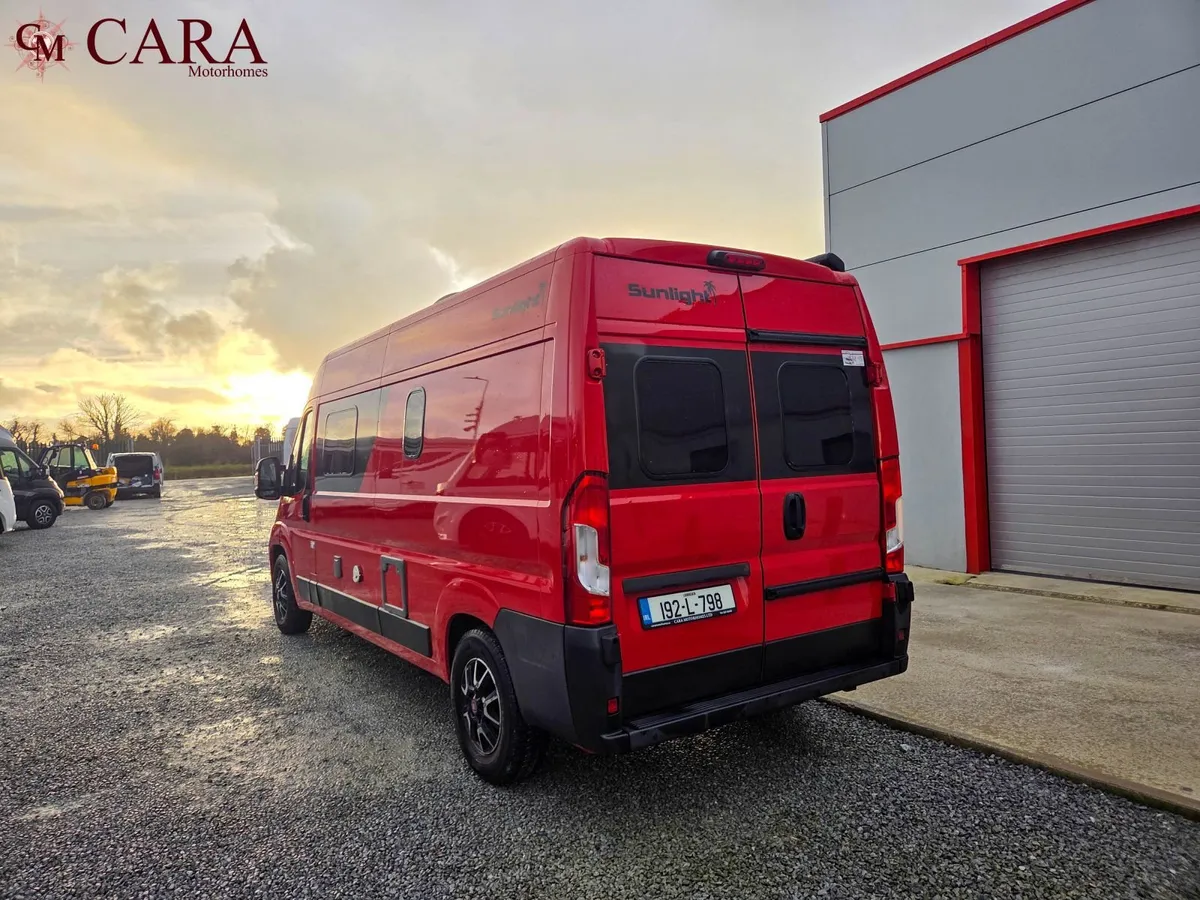 Sunlight Cliff Campervan 2019 - Image 4