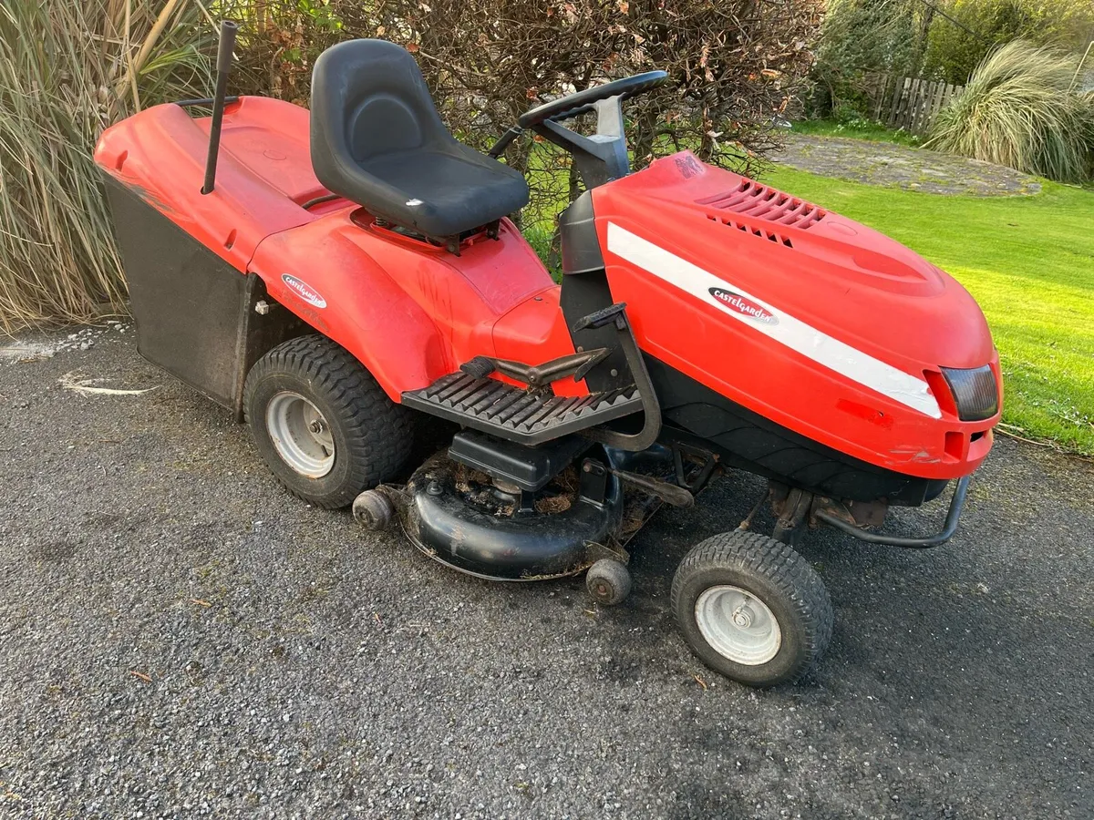 16/5HP Castlegarden hydro ride on lawnmower - Image 1