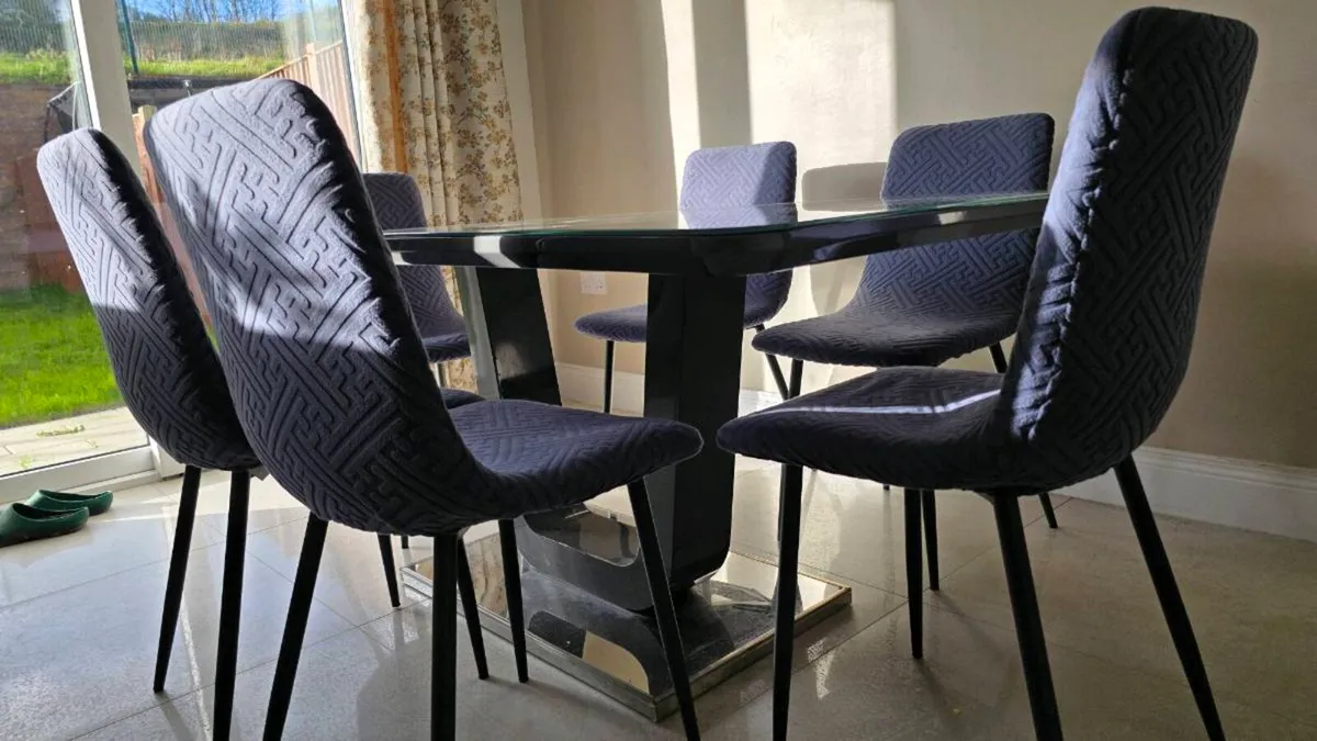 Dinning table - Image 2