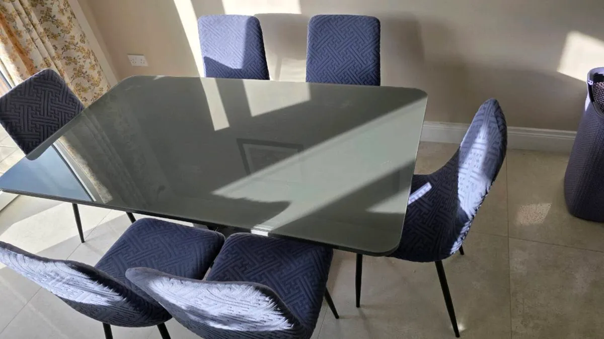 Dinning table - Image 4