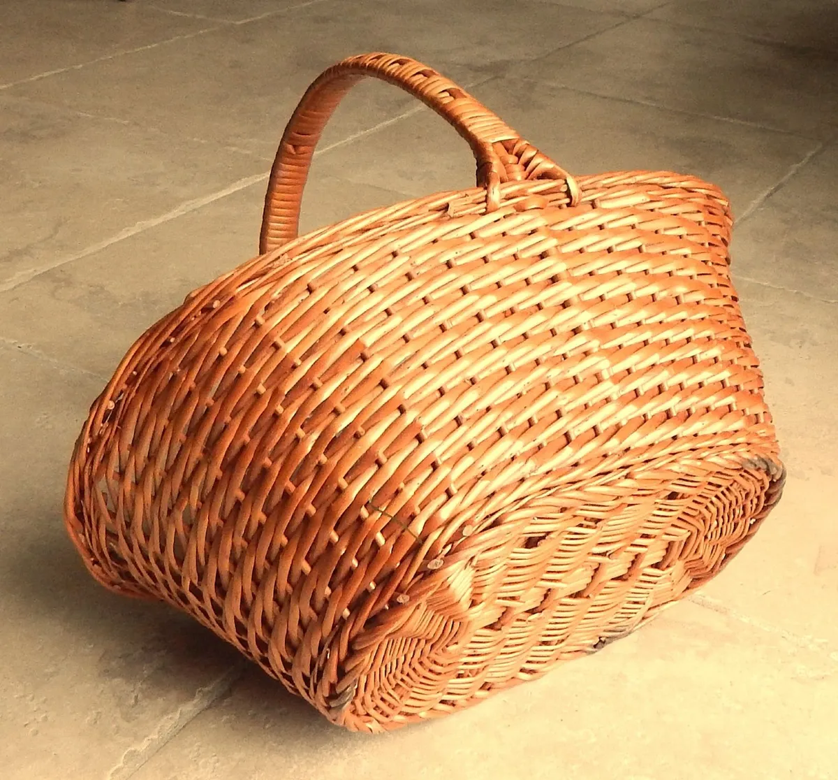 Traditional Wicker Shopping Basket - Image 2
