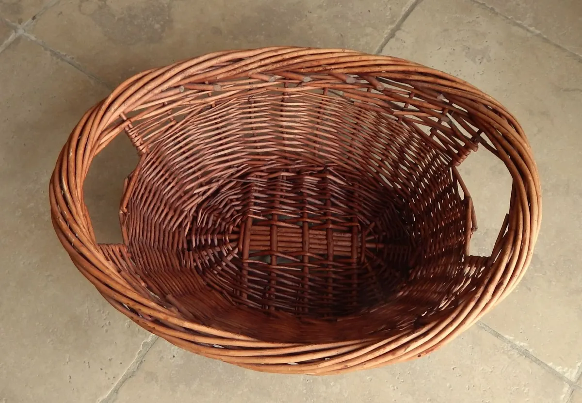 Traditional Wicker Laundry Basket - Image 2