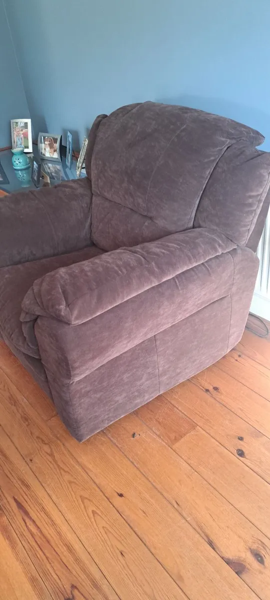 Recliner chair - Image 2