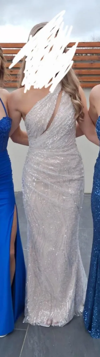 Stunning sequinned Debs ball gown - Image 2