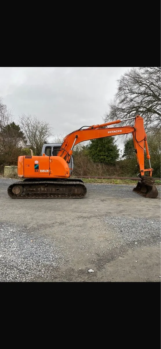 Hitachi EX 135 - Image 2