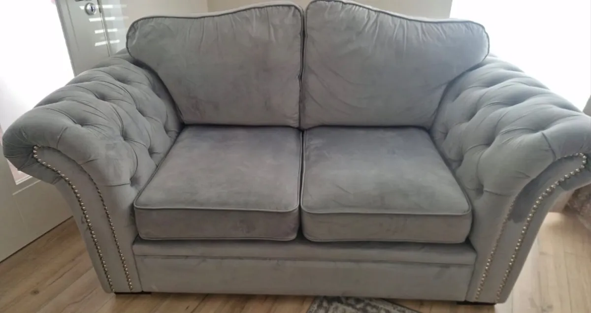 Couch/sofa/chair - Image 1