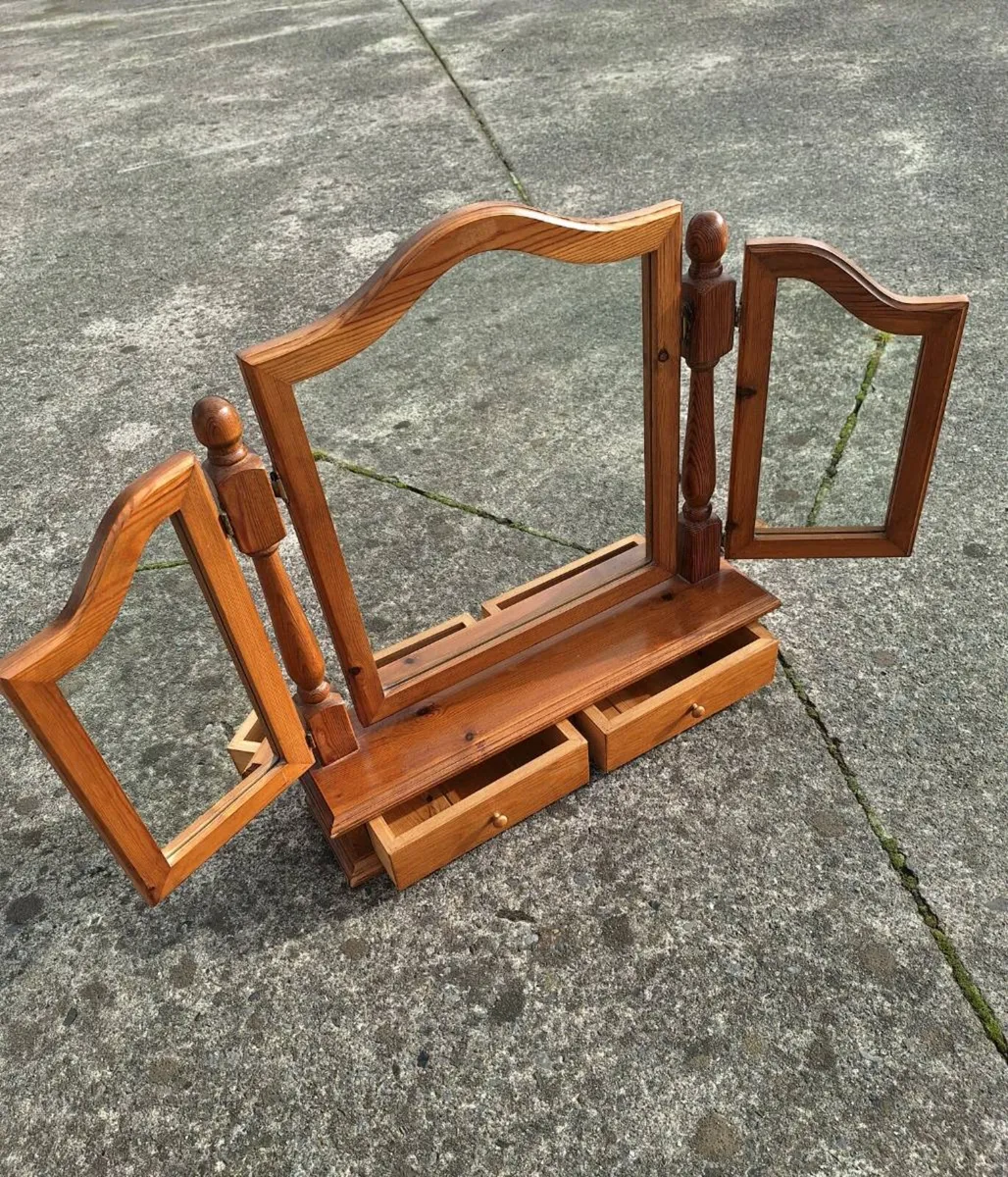 Lovely triptych crutch mirror - Image 2