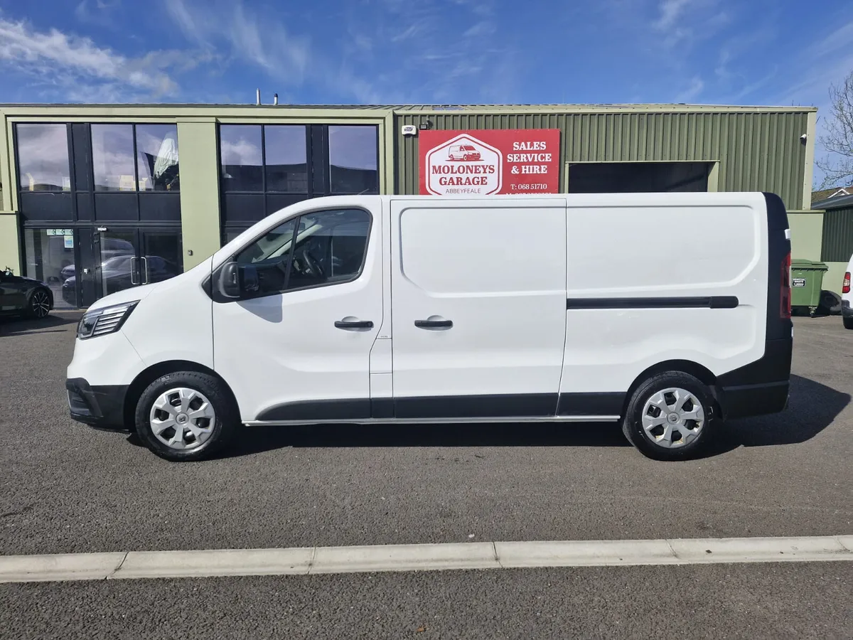 Renault Trafic 2023 - Image 2