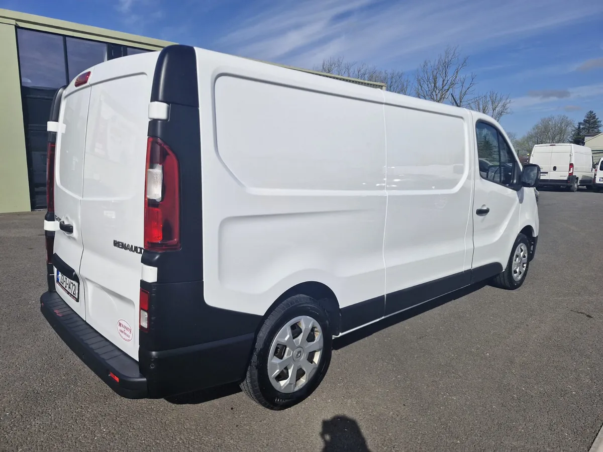Renault Trafic 2023 - Image 4