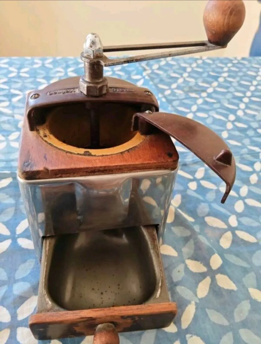 Vintage Peugeot coffee grinders - Image 4