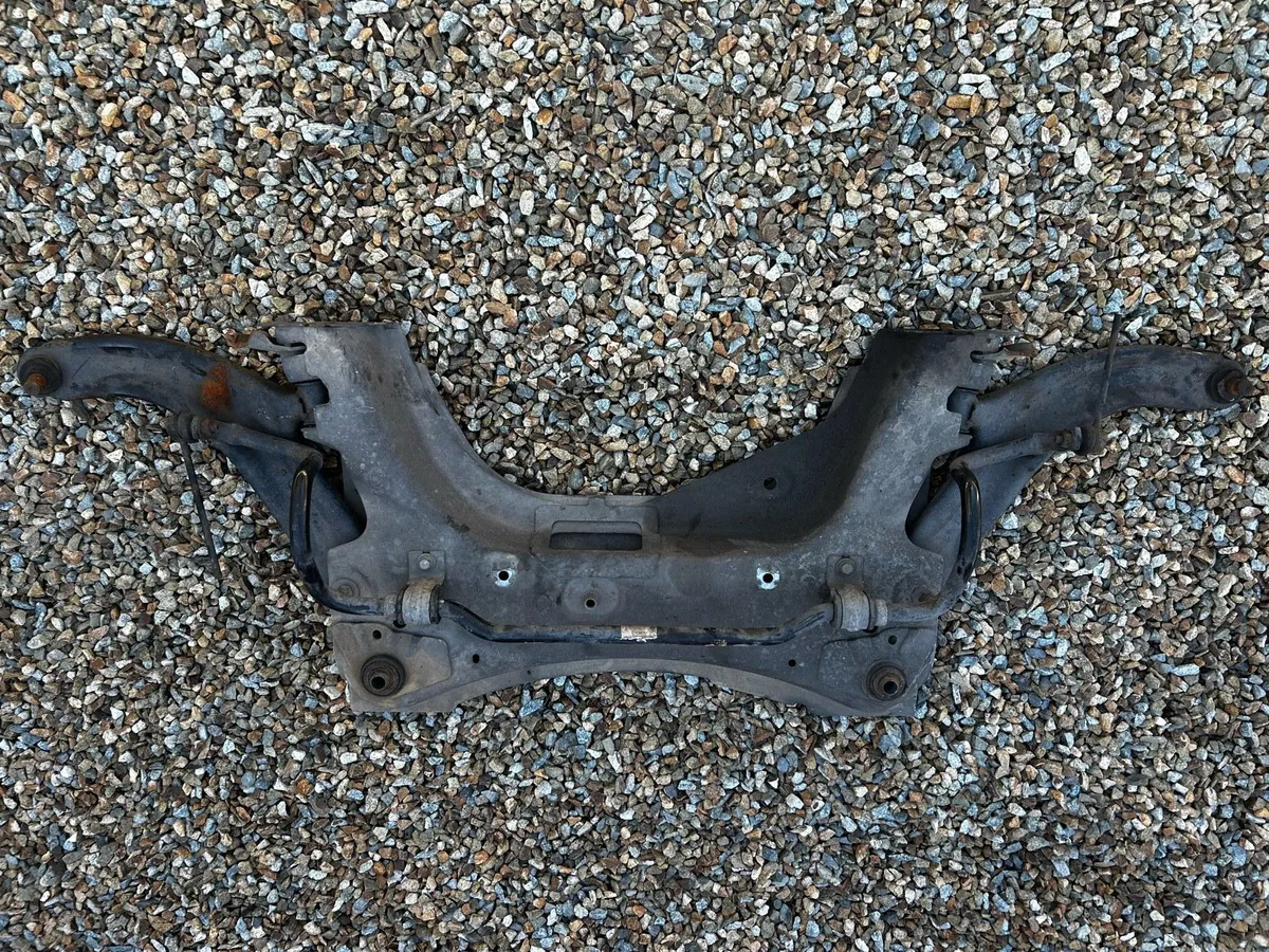 Subframe 2012 Clio Petrol* €100