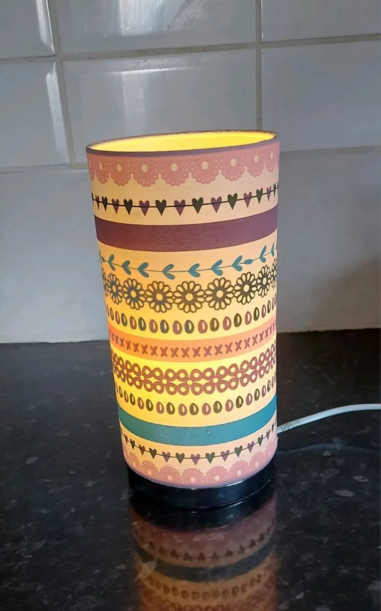 Lovely small pink table lamp