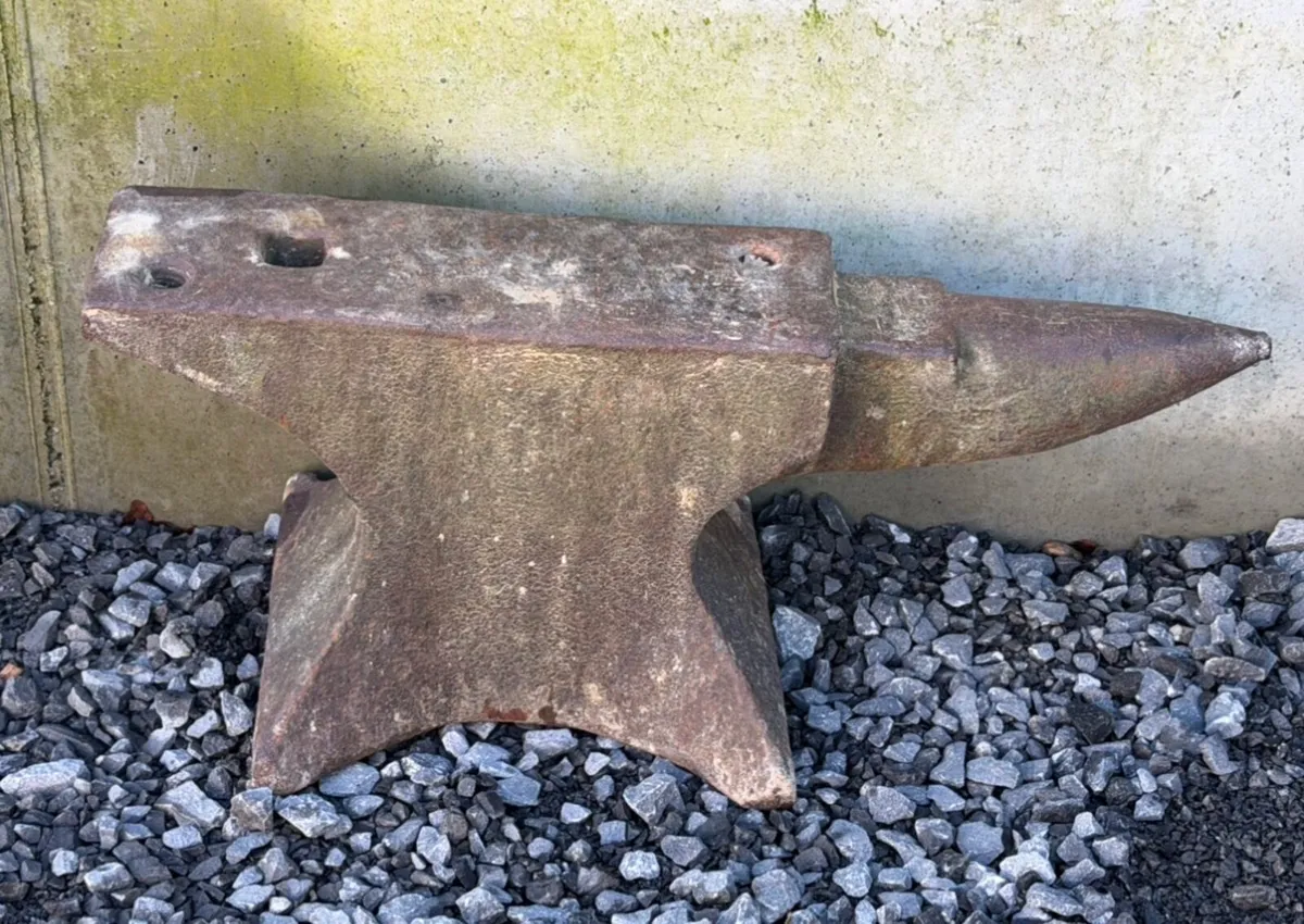 Blacksmiths anvils - Image 2