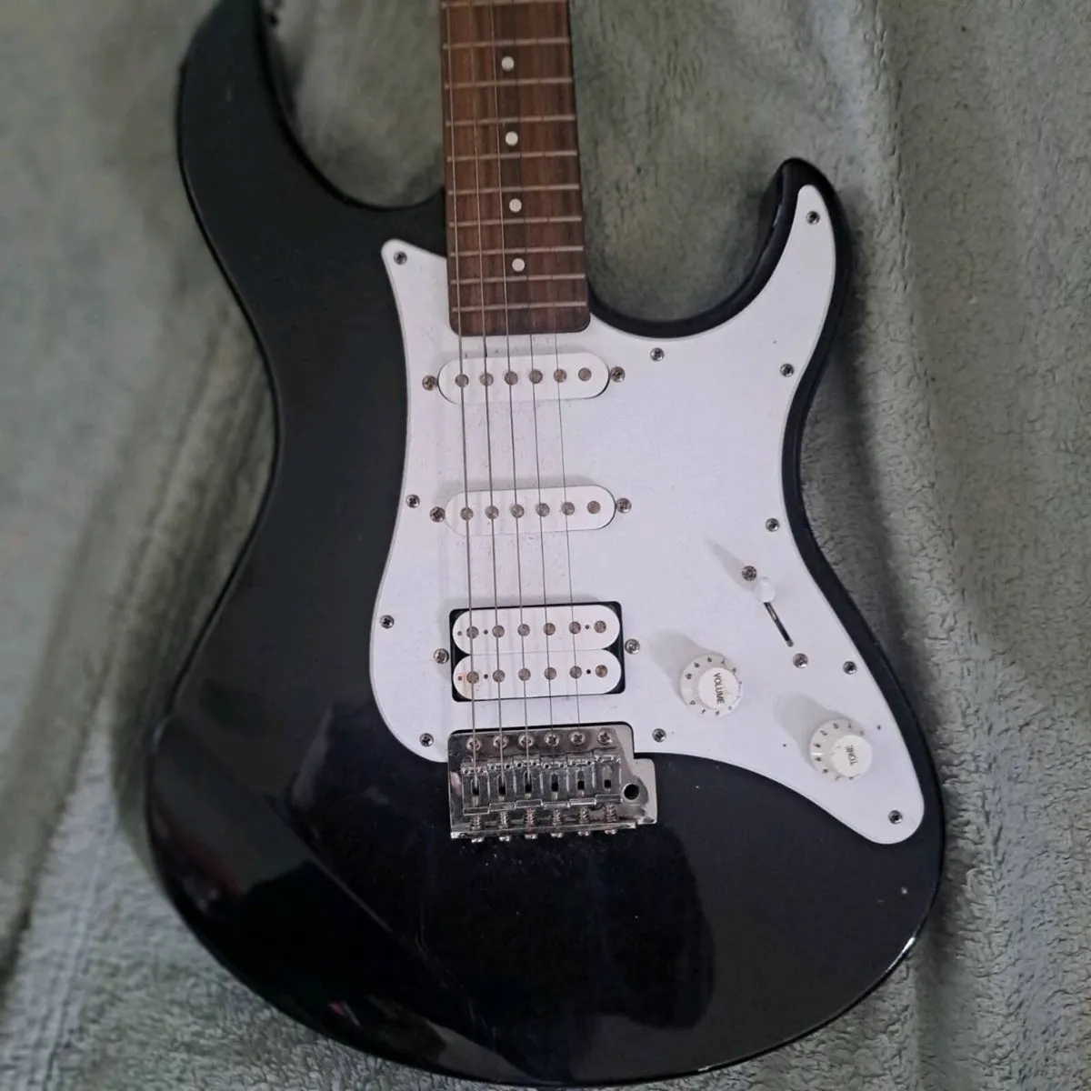 Yamaha Pacifica BL Electric guitar - Image 2